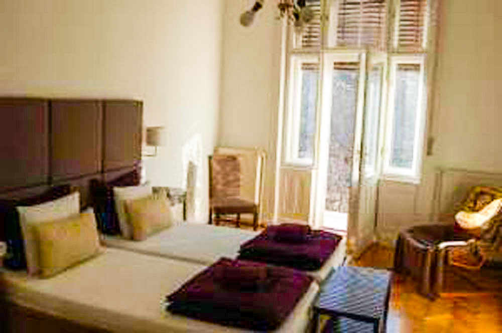 شقة بغرفتي نوم مع شرفة بالقرب من أوبرا بودابست